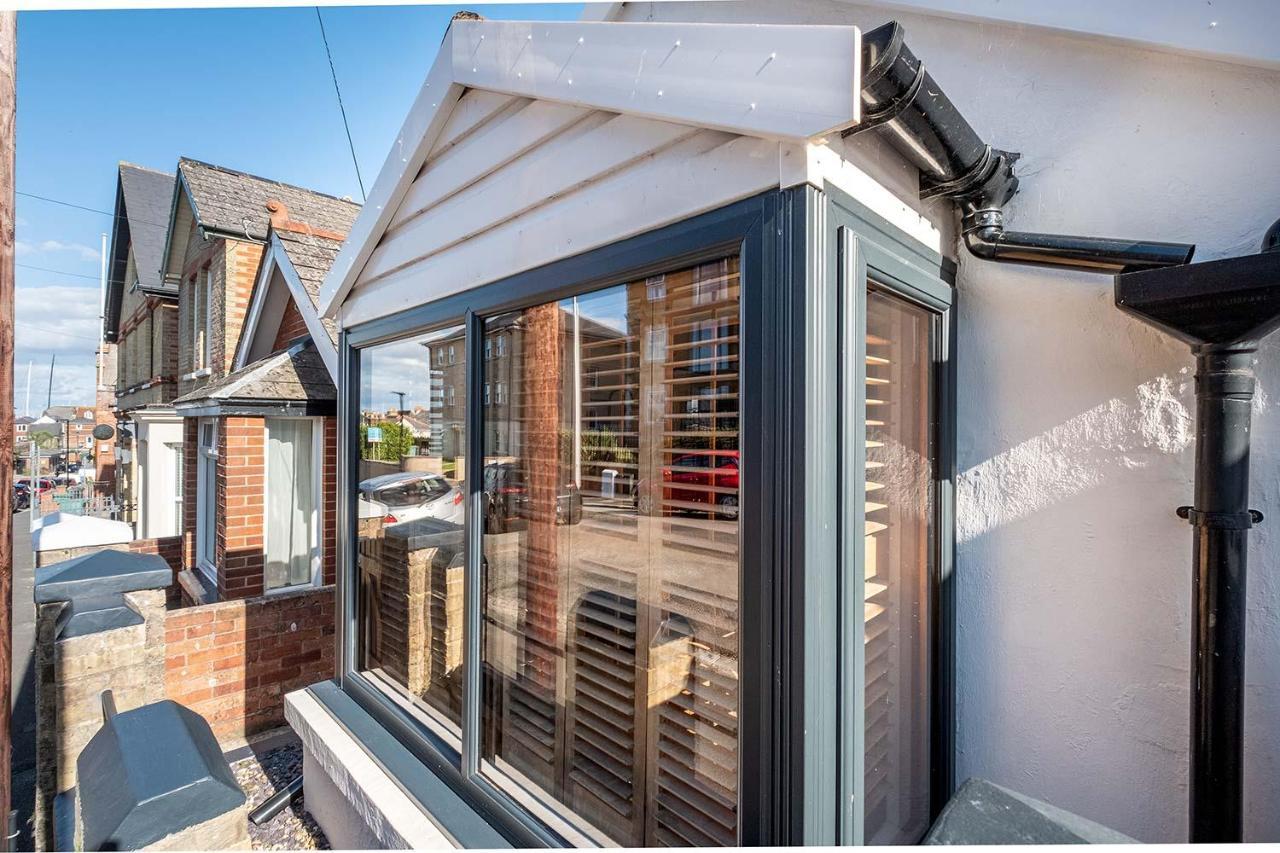 Stunning- The Nautilus Bungalow Cowes Iow Exterior photo